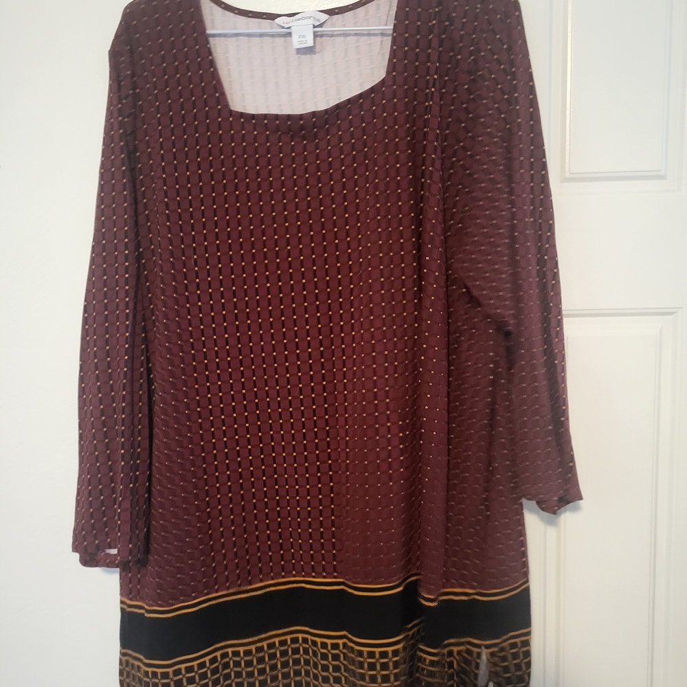 Elegant Maroon and Black Dress